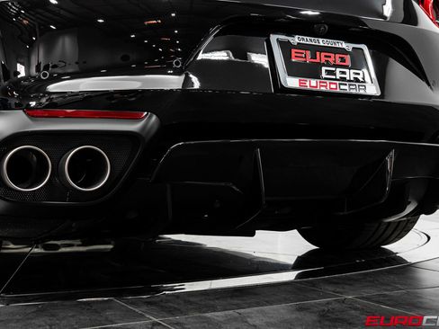 Used 2020 Ferrari 812 Superfast RWD image 23