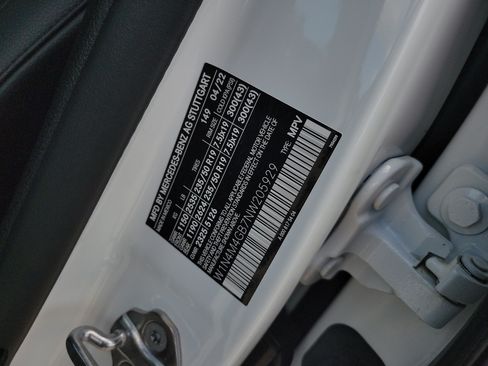 Certified 2022 Mercedes-Benz GLB 250 image 28