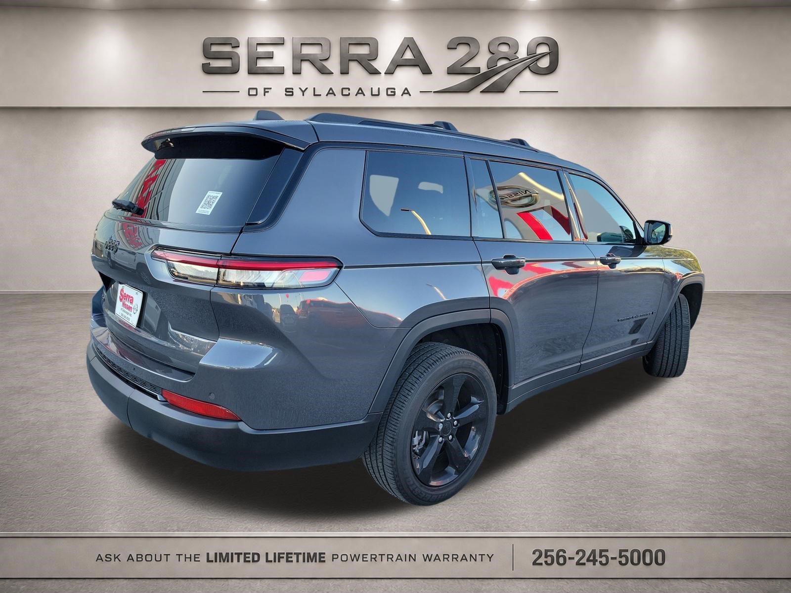 Used 2023 Jeep Grand Cherokee L Altitude AWD/4WD image 5