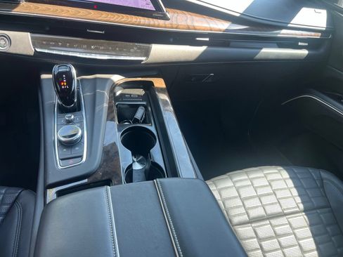 Used 2024 Cadillac Escalade Sport Platinum AWD/4WD image 37