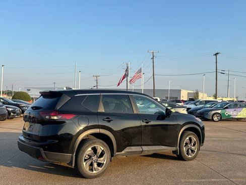 Certified 2024 Nissan Rogue SV FWD image 26