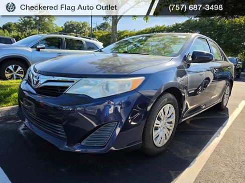 Used 2014 Toyota Camry LE FWD image 1