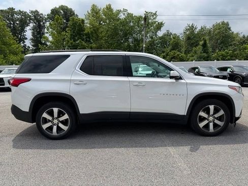 Used 2020 Chevrolet Traverse LT w/ LT Premium Package AWD/4WD image 8