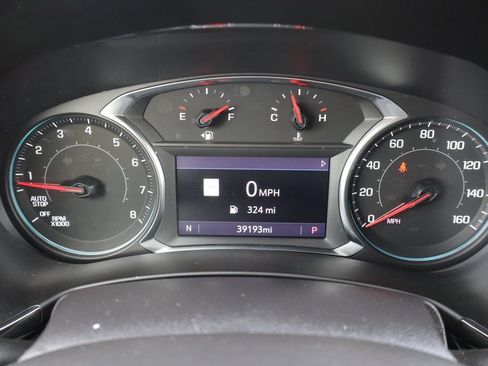 Used 2022 Chevrolet Equinox RS w/ Infotainment Package image 36