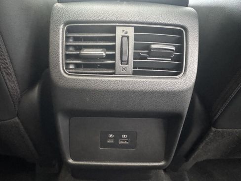 Used 2023 Nissan Rogue SV w/ SV Premium B Package image 33