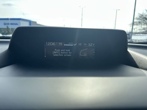 Used 2023 Subaru Forester Limited image 15