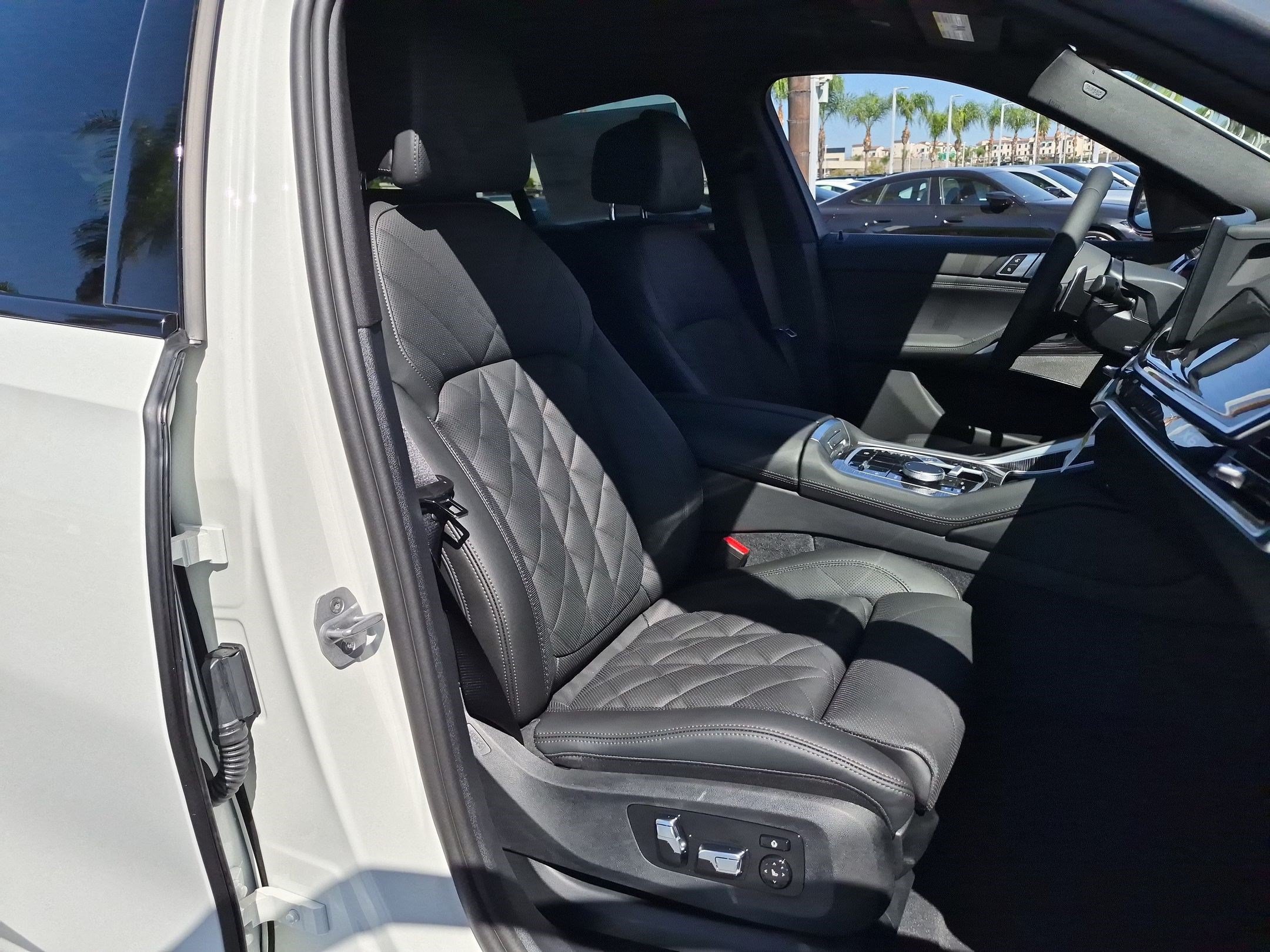 New 2027 BMW X6 xDrive40i w/ Climate Comfort Package AWD/4WD image 33