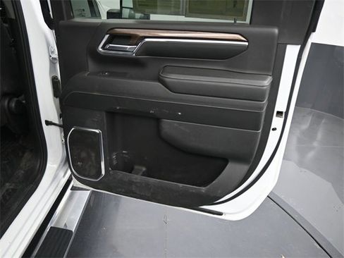 Used 2024 Chevrolet Silverado 2500 LT w/ Convenience Package image 25