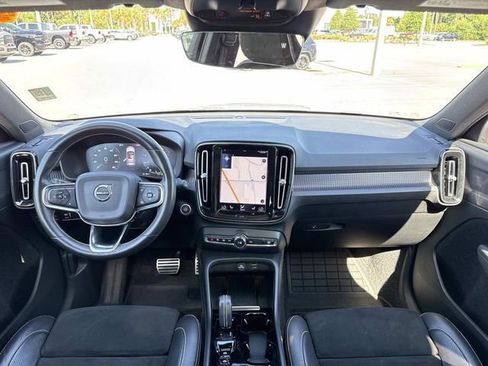Used 2021 Volvo XC40 T5 R-Design w/ Protection Package Premier AWD/4WD image 12