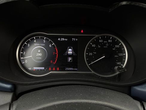 Used 2025 Nissan Versa SV FWD image 33