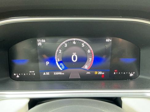 Used 2025 Volkswagen Taos SE FWD image 29