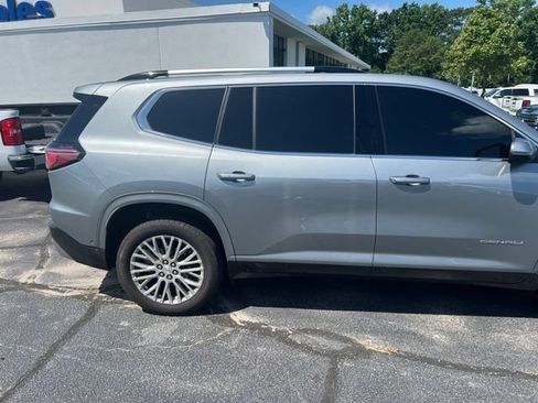 Used 2024 GMC Acadia Denali w/ Super Cruise Package FWD image 3