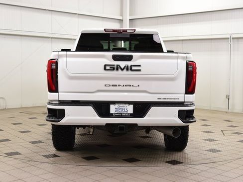 Used 2024 GMC Sierra 2500 Denali Ultimate image 6