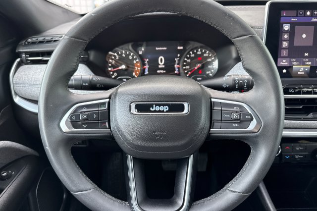 Used 2024 Jeep Compass Latitude AWD/4WD image 29