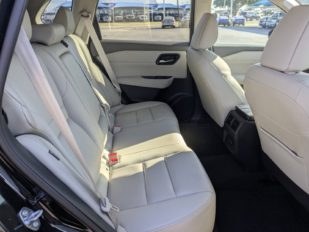 Used 2026 Nissan Rogue SL AWD/4WD image 30