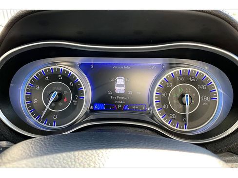 Used 2021 Chrysler 300 Touring L image 20