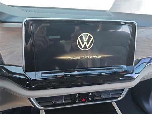 New 2026 Volkswagen Atlas SE image 9