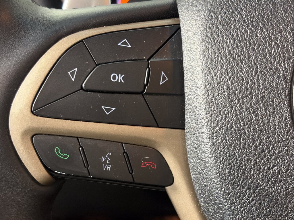 Used 2015 Jeep Grand Cherokee Altitude AWD/4WD image 17