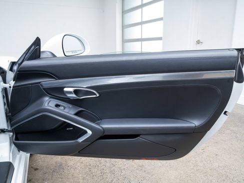 Used 2016 Porsche Boxster GTS RWD image 21