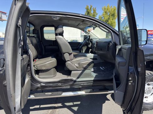 Used 2007 Nissan Titan LE w/ Tow Pkg AWD/4WD image 17