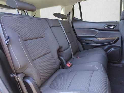 Used 2018 GMC Acadia SLE image 25