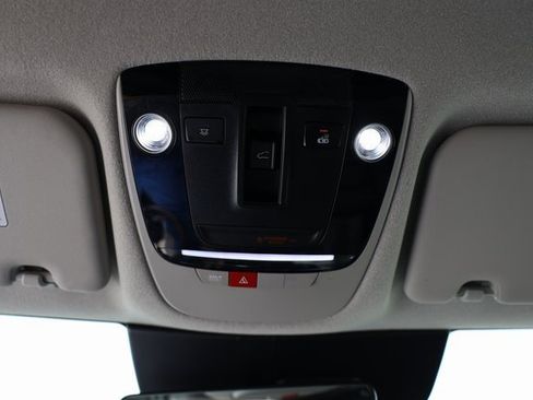 Used 2023 Kia Niro SX Touring image 37