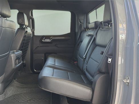 Used 2024 Chevrolet Silverado 1500 LT Trail Boss w/ Convenience Package II AWD/4WD image 15