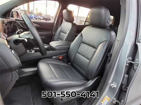 Used 2025 Chevrolet Traverse LT image 8
