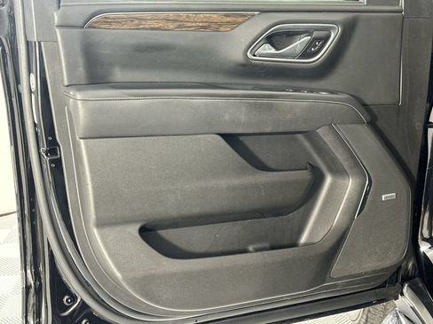 Used 2021 Chevrolet Tahoe Premier w/ Premium Package RWD image 28