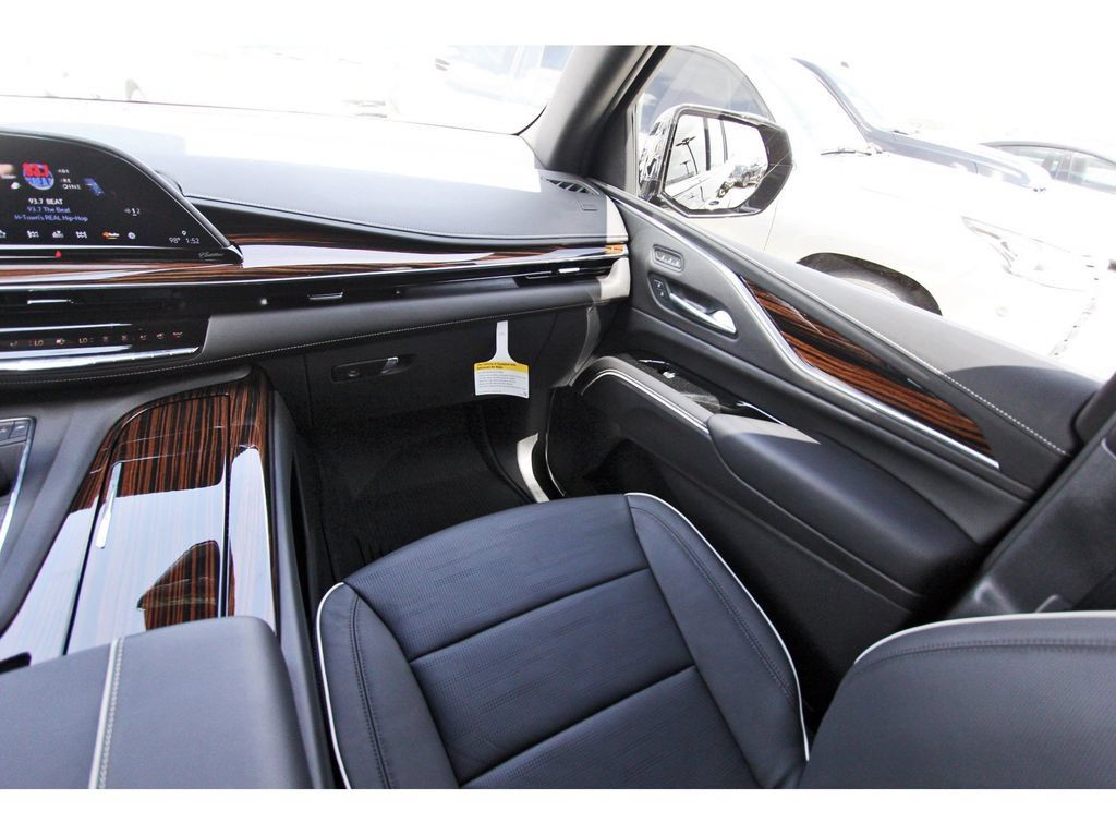 Certified 2023 Cadillac Escalade Premium Luxury AWD/4WD image 10