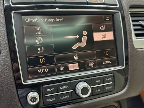 Used 2015 Volkswagen Touareg VR6 image 15