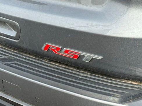 Used 2022 Chevrolet Suburban RST w/ Luxury Package image 10