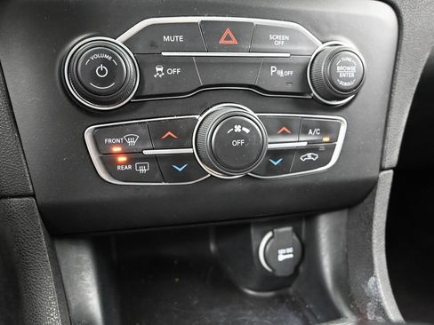 Used 2022 Dodge Charger SXT RWD image 33