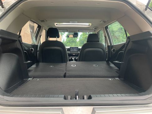 Used 2025 Hyundai Venue SEL FWD image 29