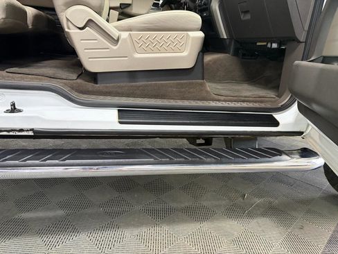 Used 2010 Ford F150 XLT AWD/4WD image 31