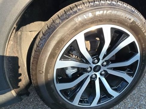 Certified 2025 Ford Explorer ST-Line RWD image 12