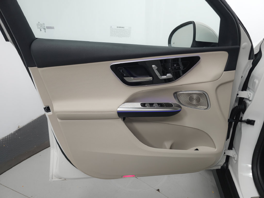 Certified 2026 Mercedes-Benz GLC 300 4MATIC image 5