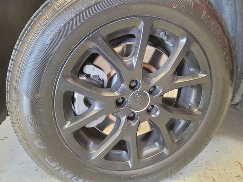 Used 2016 Jeep Cherokee Latitude image 31