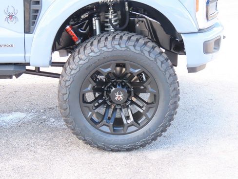 New 2026 Ford F250 Lariat w/ Black Appearance Package image 9