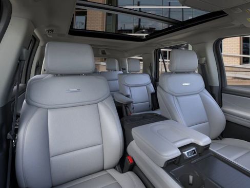 New 2025 Ford Expedition Platinum w/ Driver's Package image 12