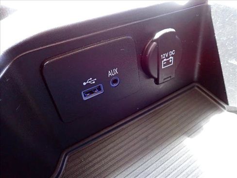Used 2017 RAM 1500 Express AWD/4WD image 21