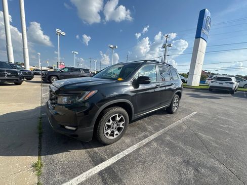 Used 2023 Honda Passport TrailSport image 15
