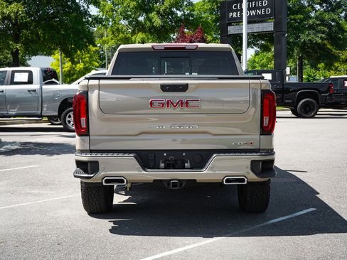 Used 2023 GMC Sierra 1500 AT4 w/ AT4 Premium Package AWD/4WD image 9