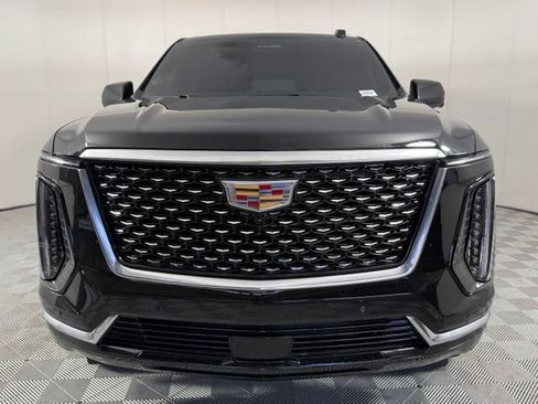 Certified 2026 Cadillac Escalade Luxury AWD/4WD image 11