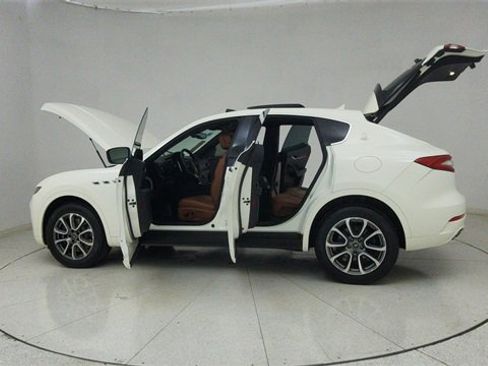 Used 2020 Maserati Levante S image 75