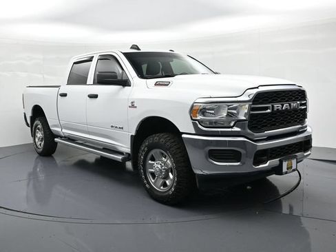 Used 2022 RAM 2500 Tradesman w/ Chrome Appearance Group AWD/4WD image 4