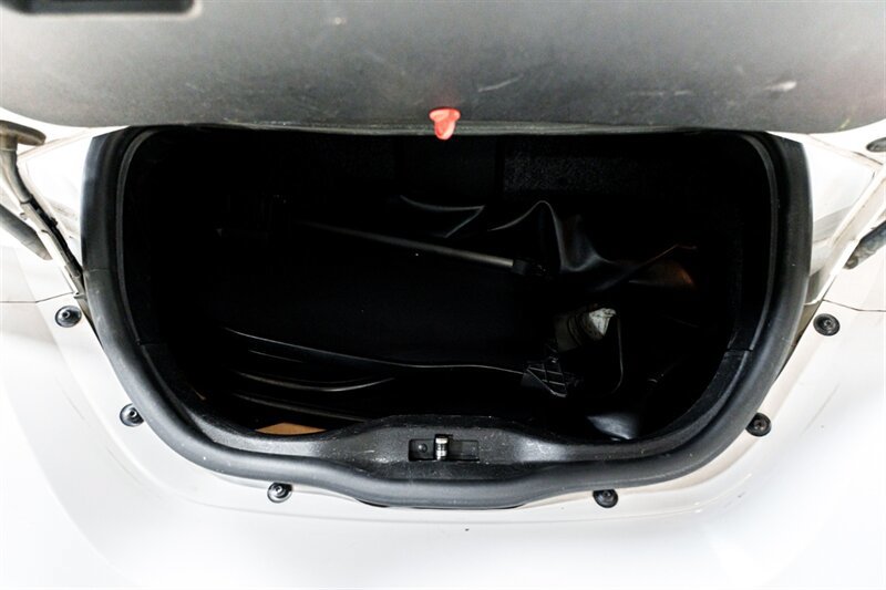 Used 2010 Volkswagen Beetle Convertible FWD image 7