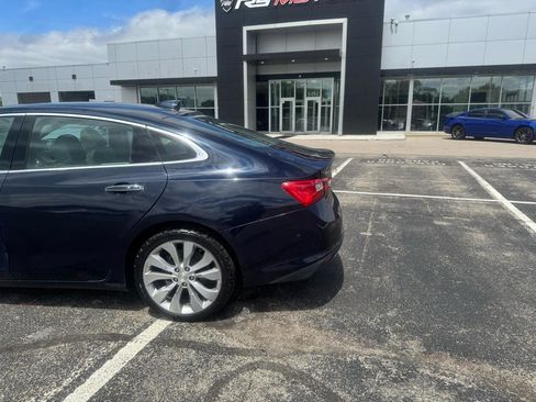 Used 2018 Chevrolet Malibu Premier w/ Premier Sun and Wheel Package FWD image 7