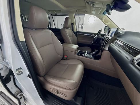 Certified 2022 Lexus GX 460 Luxury w/ Off Road Package image 30