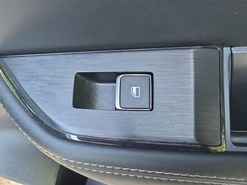 Used 2024 Nissan Rogue Platinum w/ Platinum Premium Package AWD/4WD image 28